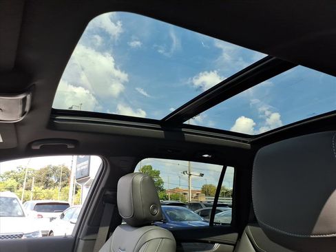 Certified 2024 Cadillac XT6 Premium Luxury w/ LPO, Floor Liner Package image 29