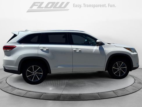Used 2018 Toyota Highlander XLE FWD image 8
