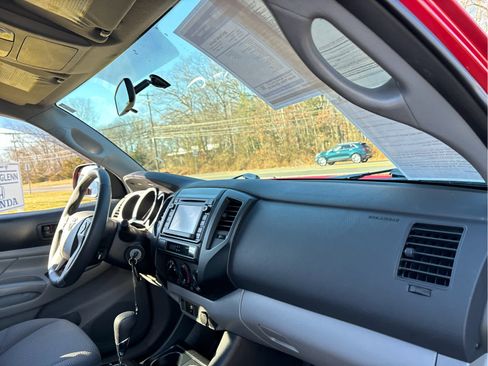 Used 2014 Toyota Tacoma 2WD Access Cab image 22