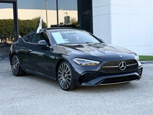 Used 2025 Mercedes-Benz CLE 300 4MATIC Coupe image 8