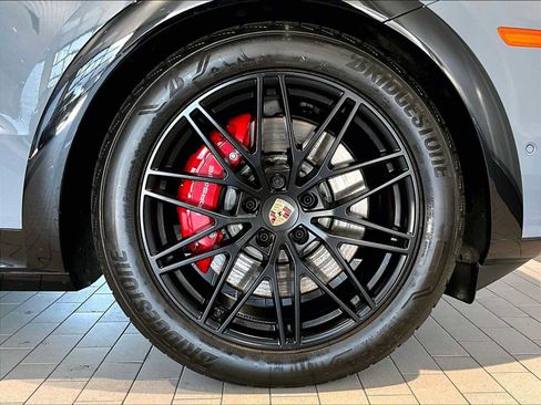 Used 2025 Porsche Cayenne GTS image 14