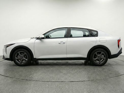 Used 2025 Kia K4 FWD image 5