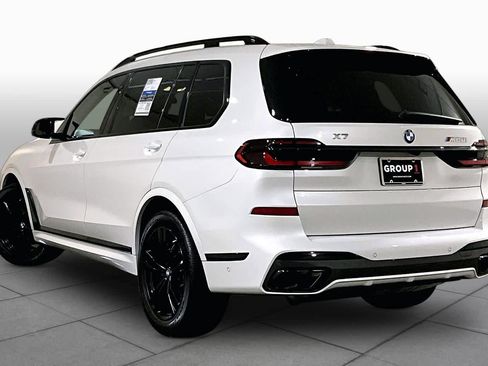 Used 2025 BMW X7 M60i AWD/4WD image 11