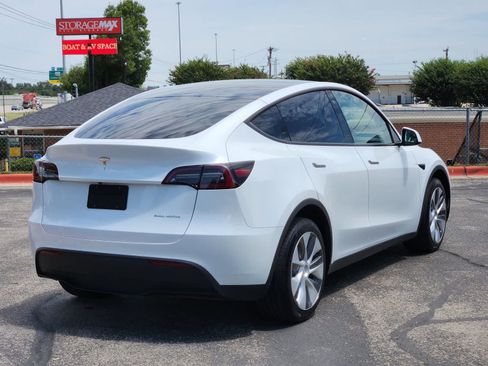 Used 2023 Tesla Model Y Long Range AWD/4WD image 5