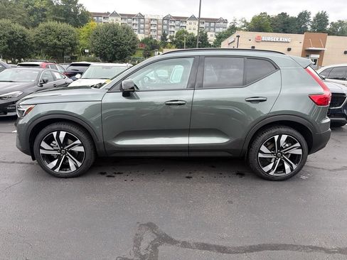 Used 2026 Volvo XC40 B5 Plus w/ Protection Package Premier AWD/4WD image 3