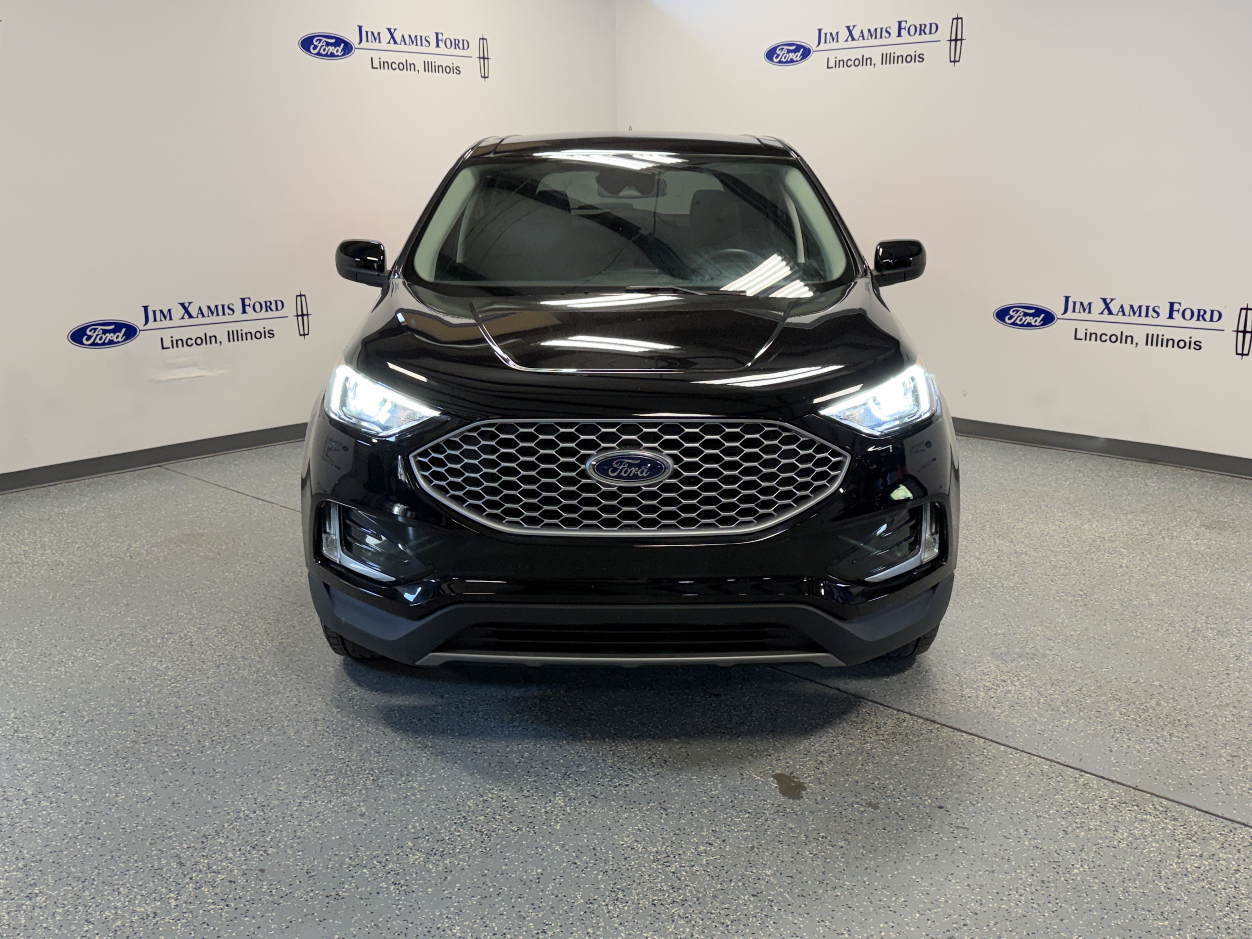Used 2024 Ford Edge SEL w/ Convenience Package AWD/4WD image 2