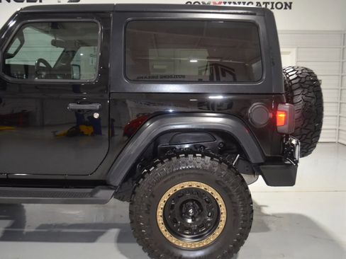 Used 2020 Jeep Wrangler Sport AWD/4WD image 6