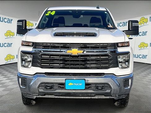 Used 2024 Chevrolet Silverado 2500 LT image 2