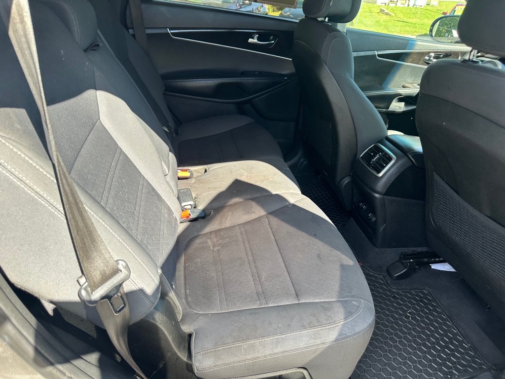 Used 2017 Kia Sorento AWD image 21
