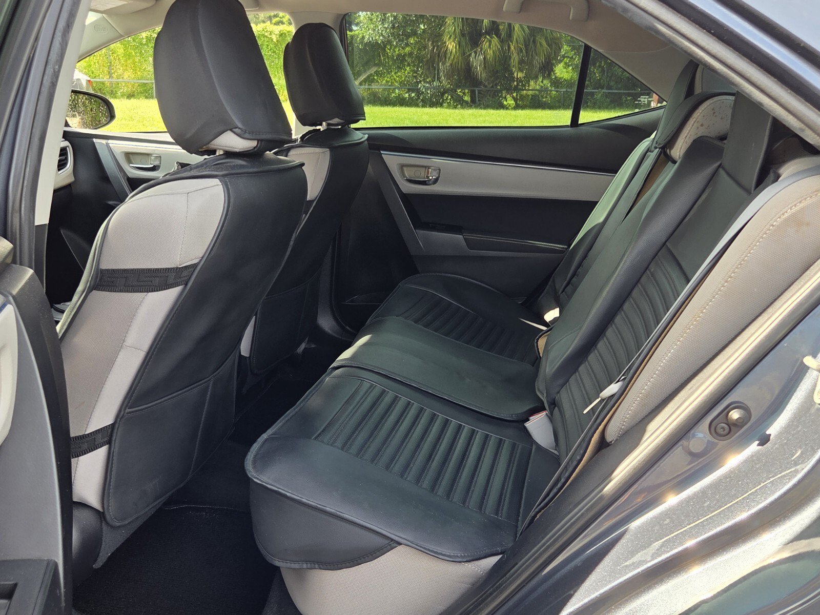 Used 2016 Toyota Corolla LE FWD image 10