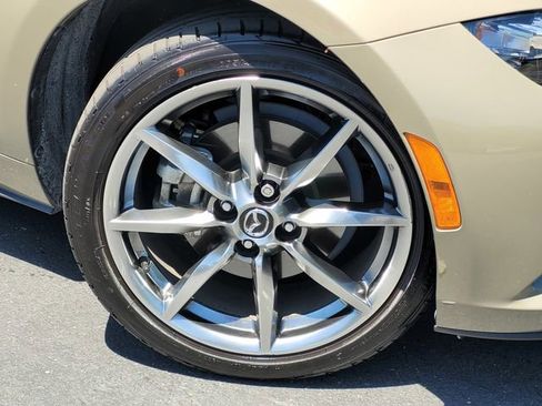 Used 2023 MAZDA MX-5 Miata Grand Touring w/ Weather Package RWD image 11