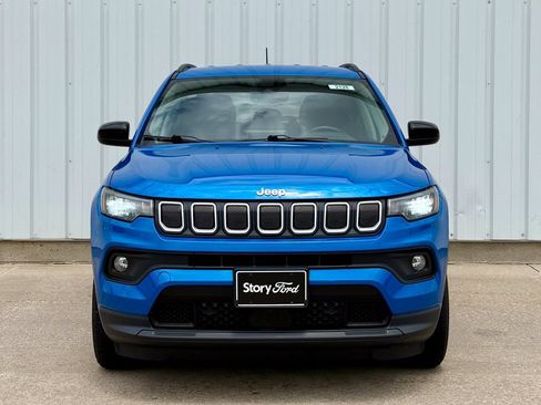 Used 2022 Jeep Compass Latitude w/ Convenience Group AWD/4WD image 9