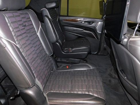 Used 2021 Cadillac Escalade ESV Sport Platinum w/ Heavy-Duty Trailer Package image 19