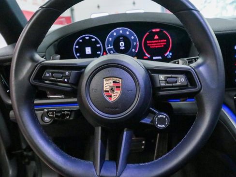 Used 2025 Porsche Panamera image 20