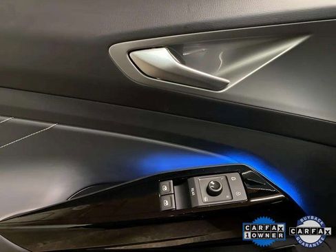 Used 2024 Volkswagen ID.4 S image 32