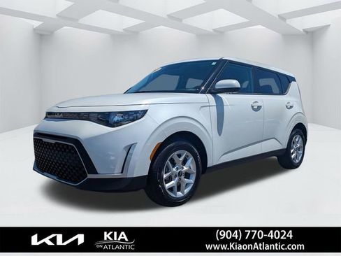 Used 2025 Kia Soul LX FWD image 7