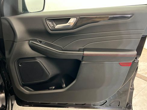 Used 2025 Ford Escape ST-Line image 24