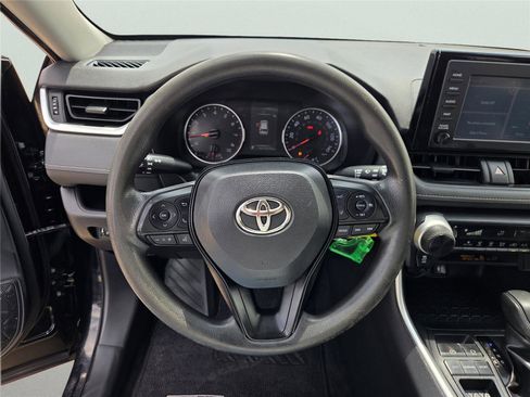 Used 2019 Toyota RAV4 LE image 20