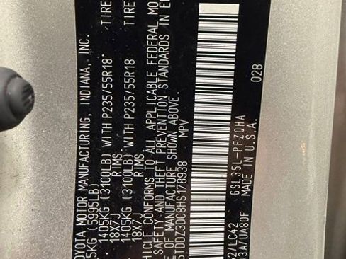 Used 2017 Toyota Sienna XLE w/ XLE Navigation Package AWD/4WD image 33