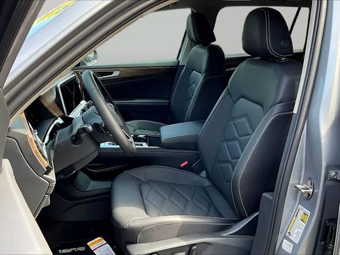 New 2026 Volkswagen Atlas SE FWD image 9