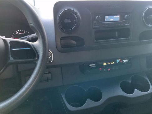Used 2023 Mercedes-Benz Sprinter 2500 image 6