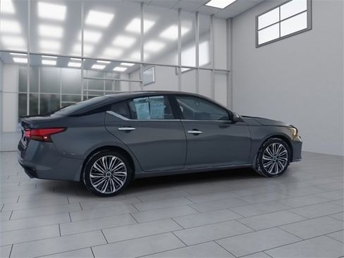 Certified 2025 Nissan Altima 2.5 SL image 9