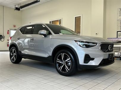 Certified 2025 Volvo XC40 B5 Core