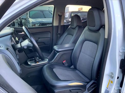 Used 2017 Chevrolet Colorado Z71 AWD/4WD image 8