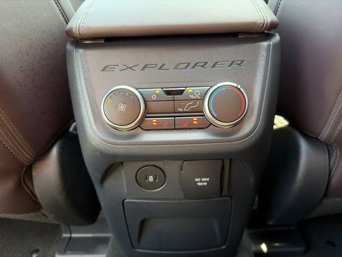 Used 2025 Ford Explorer Platinum w/ Ultimate Package AWD/4WD image 21