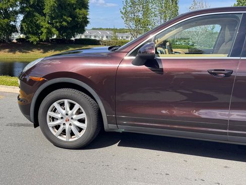 Used 2014 Porsche Cayenne AWD/4WD image 9