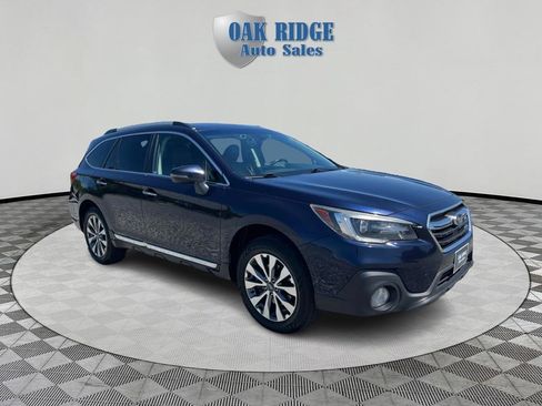 Used 2018 Subaru Outback 2.5i Touring AWD/4WD image 3