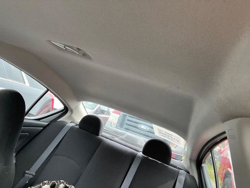 Used 2014 Nissan Versa S FWD image 10