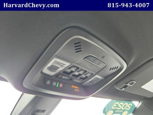 Used 2023 Chevrolet Traverse Premier AWD/4WD image 17