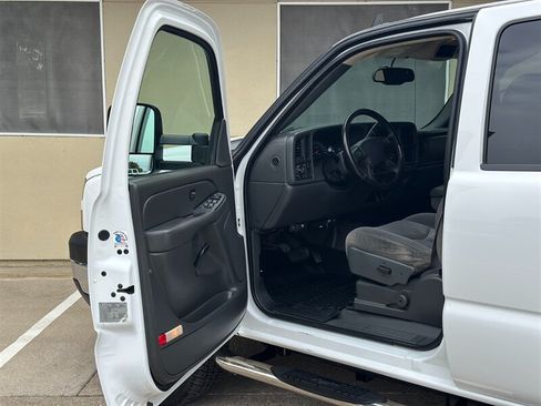 Used 2007 Chevrolet Silverado 3500 LT w/ Heavy-Duty Power Package AWD/4WD image 25