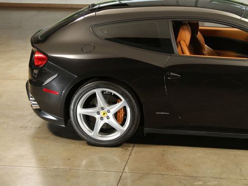 Used 2016 Ferrari FF image 42