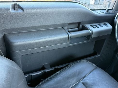 Used 2015 Ford F350 Lariat w/ Lariat Chrome Package image 30