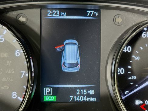 Used 2017 Nissan Rogue SV w/ SV Premium Package image 15