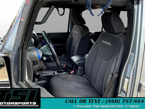 Used 2018 Jeep Wrangler Unlimited Sahara image 25