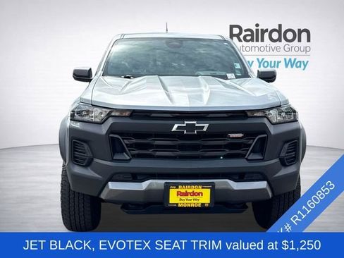 Used 2024 Chevrolet Colorado Trail Boss AWD/4WD image 2