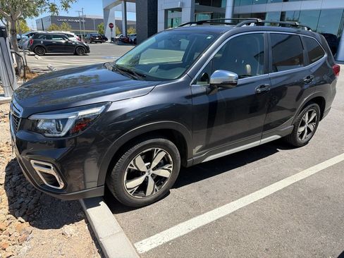 Used 2019 Subaru Forester Touring AWD/4WD image 2