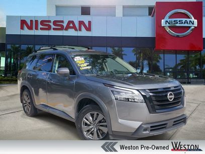 Certified 2022 Nissan Pathfinder SV w/ SV Black Package