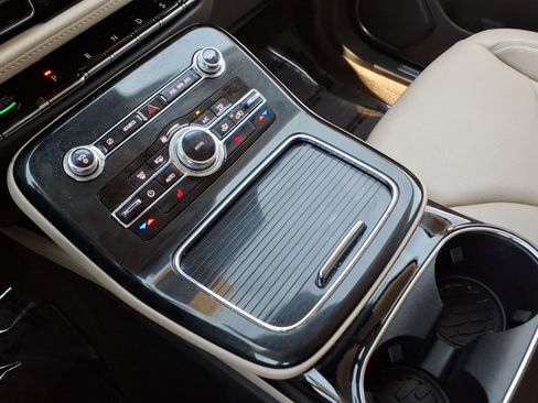 Certified 2023 Lincoln Nautilus AWD w/ Premium Package image 19