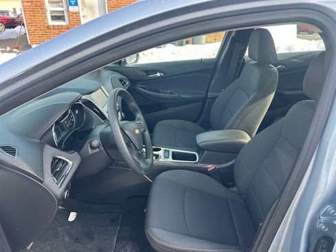 Used 2018 Chevrolet Cruze LS image 9