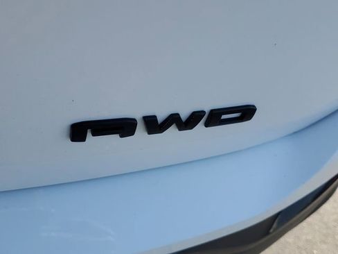 Certified 2023 GMC Terrain SLE w/ Driver Convenience Package AWD/4WD image 6