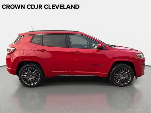 Used 2022 Jeep Compass Limited image 3