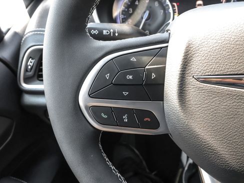 New 2026 Chrysler Pacifica Select image 21