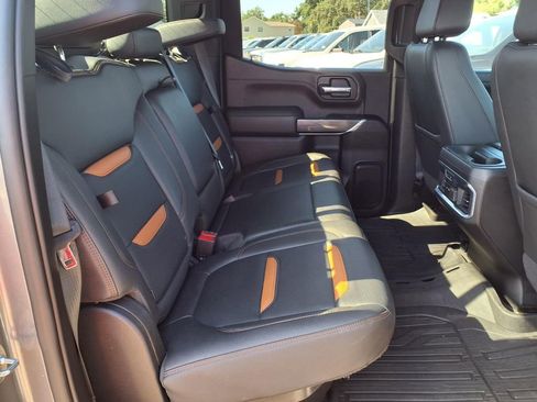 Used 2021 GMC Sierra 1500 AT4 w/ AT4 Preferred Package AWD/4WD image 15