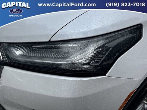 Used 2022 Chevrolet Traverse LT FWD image 11
