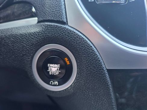 Used 2018 Chrysler 300 Limited RWD image 13