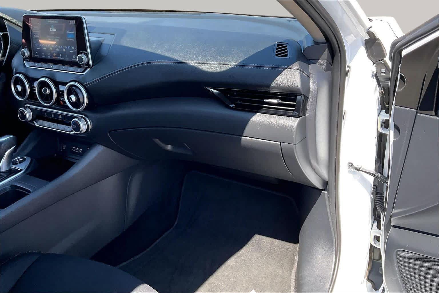Used 2025 Nissan Sentra SV FWD image 17